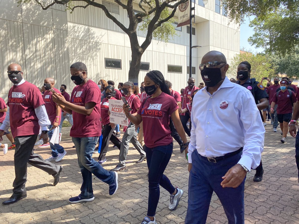 TexasSouthern's tweet photo. We are marching to the polls! #TXSU #TSUVOTES https://t.co/T85xlirIxm