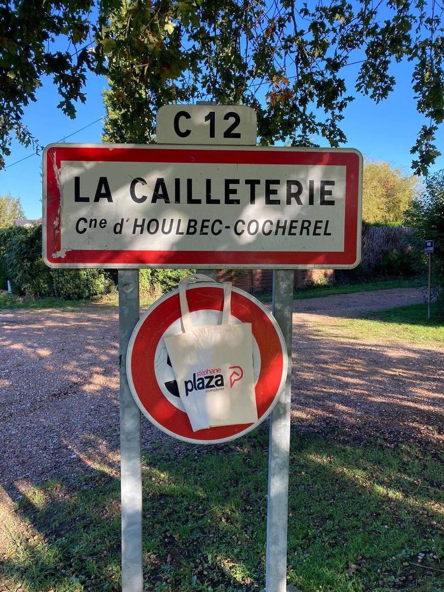 SpiVernon's tweet photo. Nos sacs shopping et calendriers estampillés #Plaza continuent de voir du pays !!
#prospection #immobilier #stephaneplazaimmobilier #Vernon https://t.co/W1xv5oJtdU