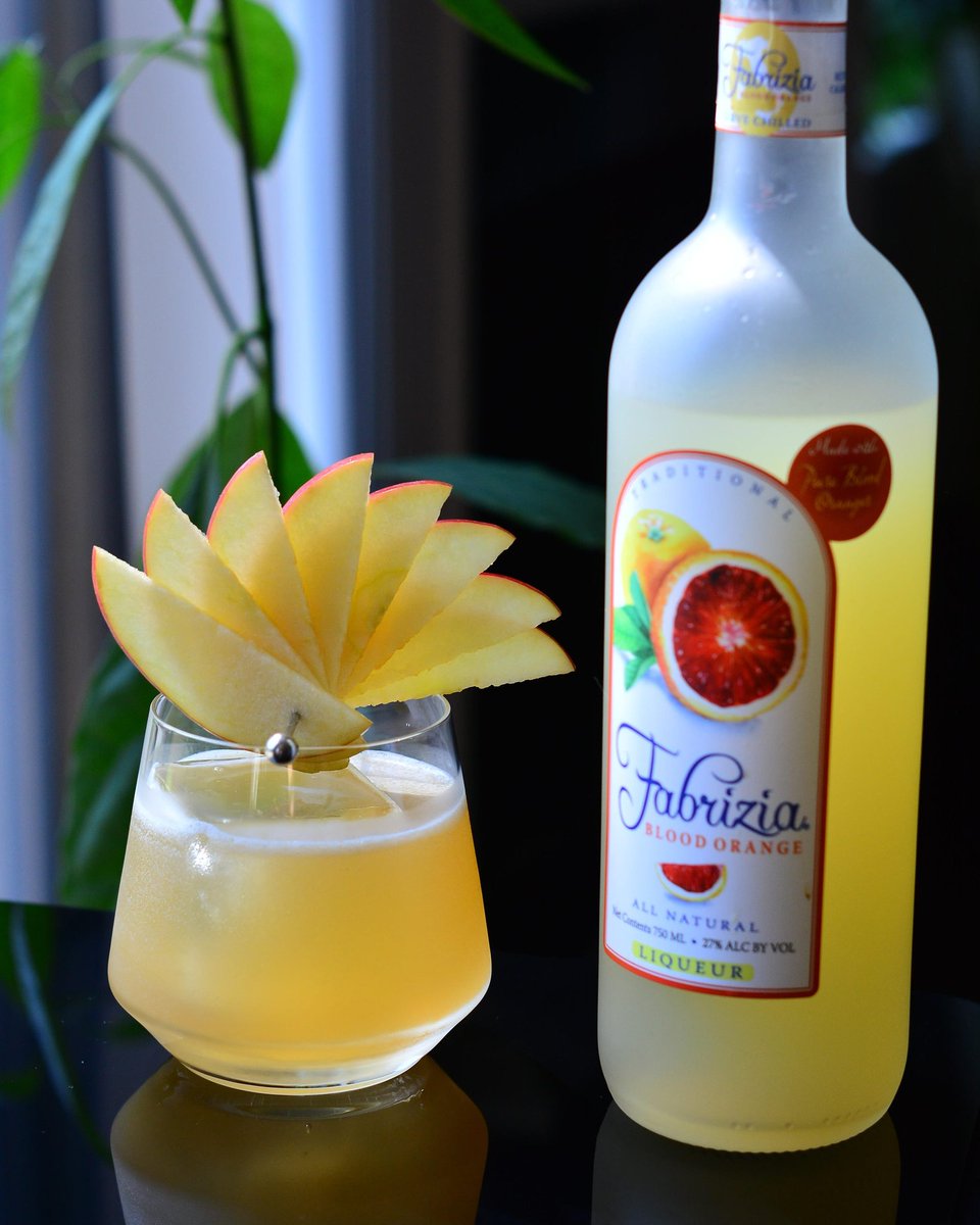 Apples and Oranges May Be Different But They Also Work Well Together 🍎🍊Our Fall cocktail series continues with the "Sunset Orchard" ☀️

Full recipe:fabriziaspirits.com/sunset-orchard/

#limoncello #cocktails