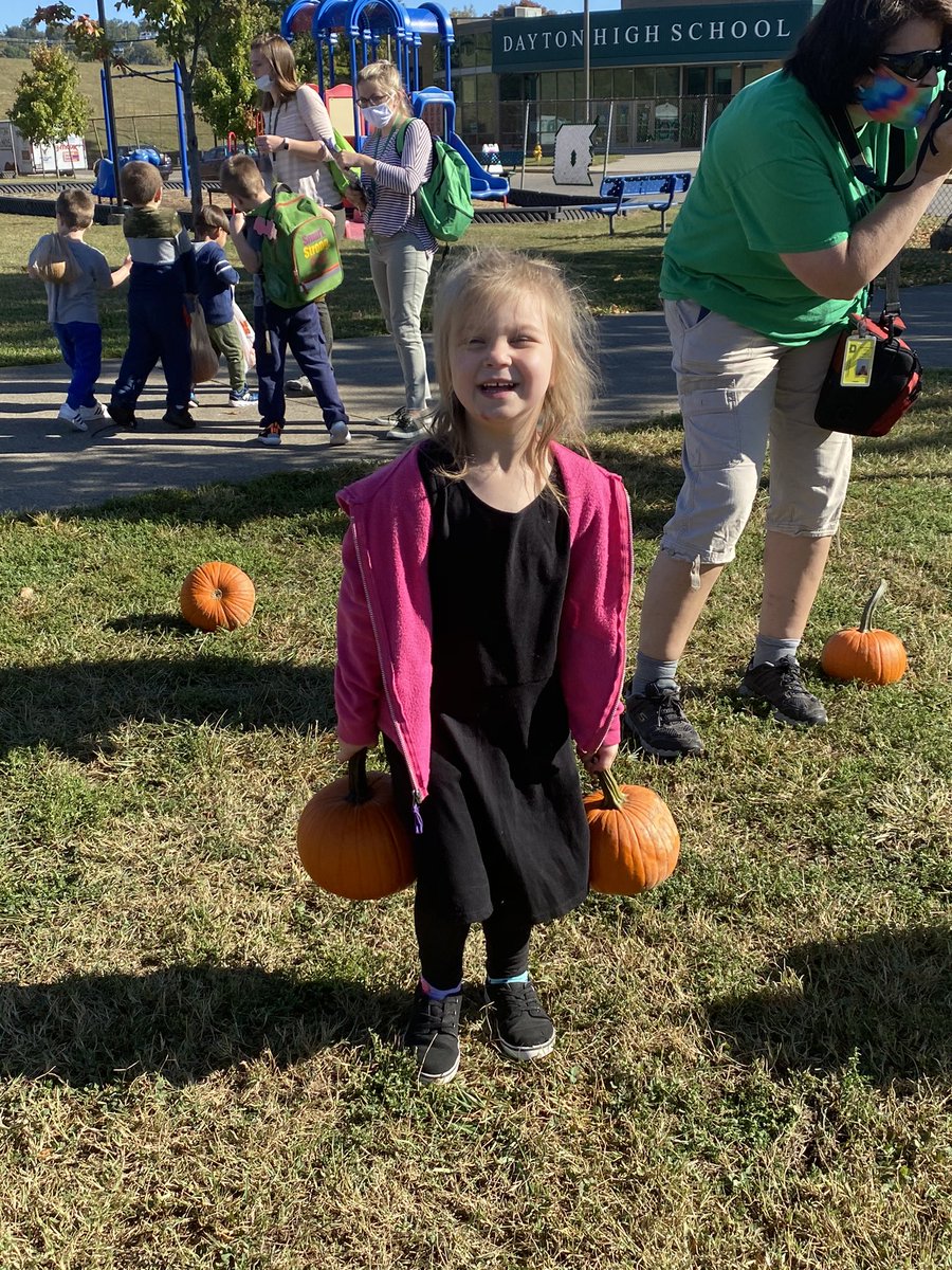 Can’t go to the farm, bring the farm to Dayton! Thank you farmers Mary and Jared from Benton Farms for a wonderful learning experience for our preschoolers!