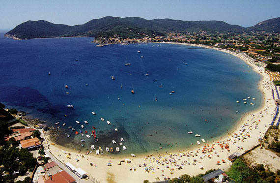 western_elba's tweet photo. #Procchio beach is about 1 km. It's one of the longest and most beautiful beaches of the Isle of Elba. https://t.co/tuAmmLwLRc