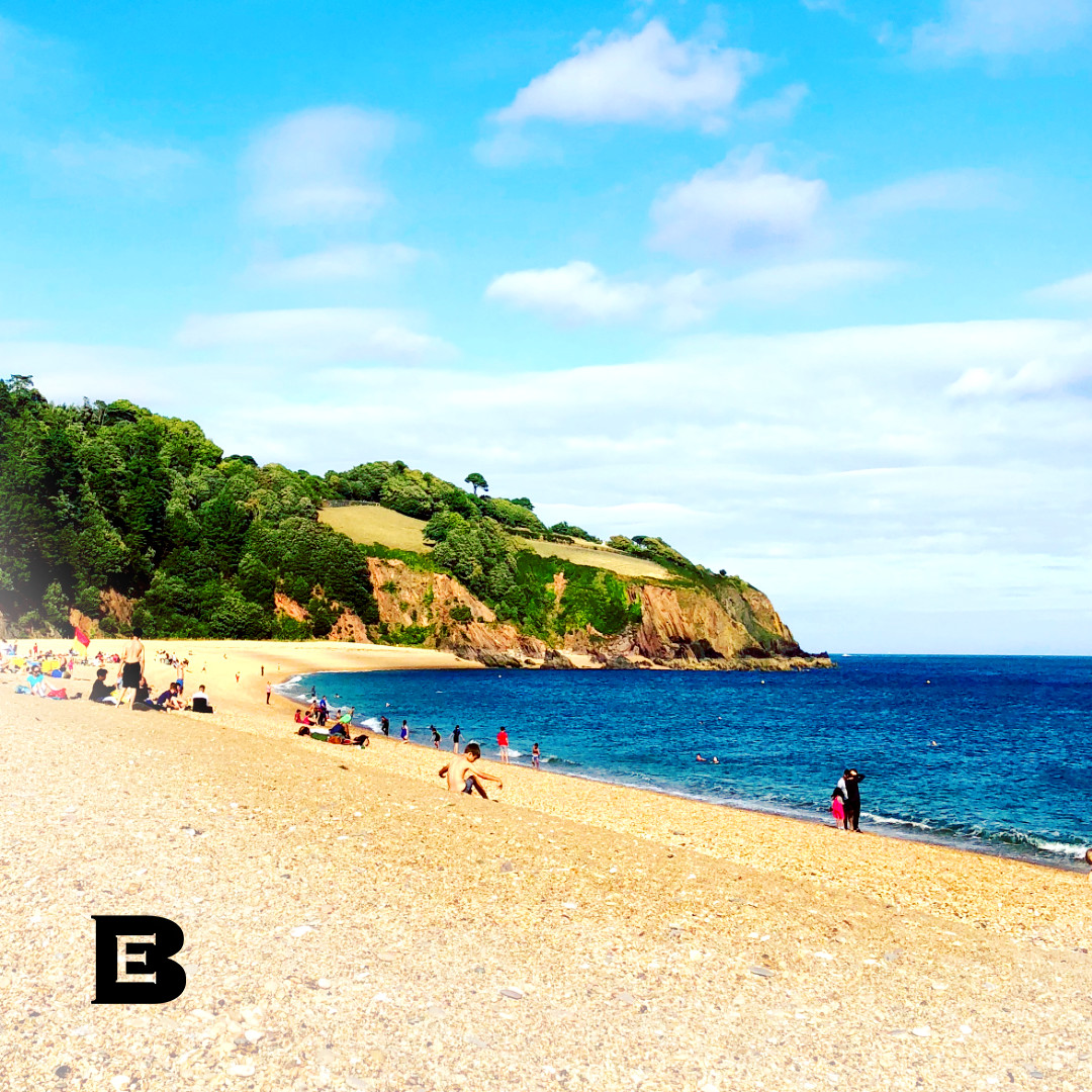 Dreaming of living a stone’s throw from south Devon beaches? 

Our home of the week, The Oak, is a beautiful 5 bedroom home at Stowford Mill, boasting a south facing garden, driveway and integrated garage. okt.to/LXqfRn