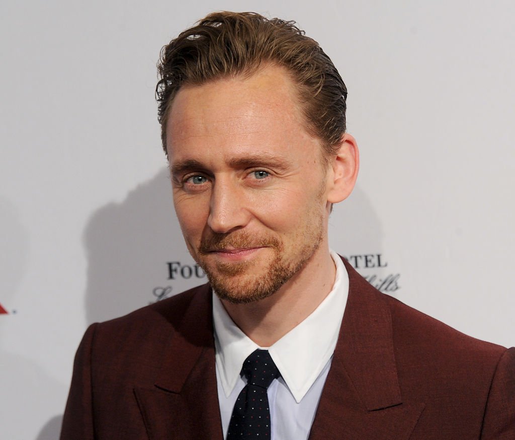 jakelinesanders's tweet image. The most charming man in the world = Tom Hiddleston!
#TomHiddleston #HiddlesLetterC @HiddlestonSpam