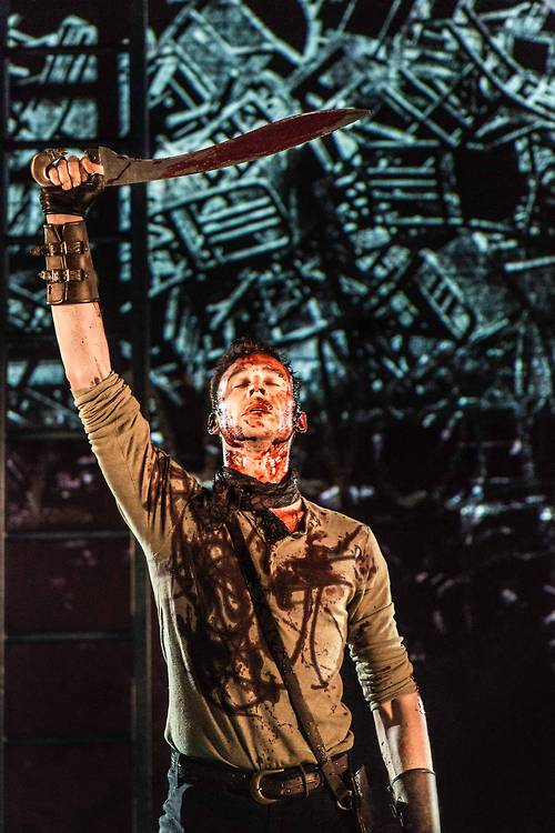 jakelinesanders's tweet image. Coriolanus by #Shakespeare.
"Long live the reckless and the brave 
I don't think I want to be saved 
My song has not been sung 
So long live us"
#TomHiddleston #HiddlesLetterC @HiddlestonSpam