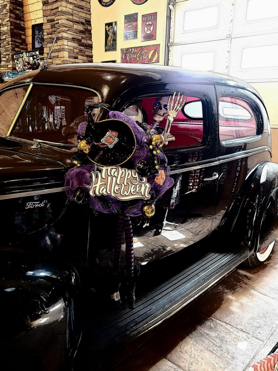 PistachioLand's tweet photo. Check out our 1940 Ford Tudor. https://t.co/6tSUSiKVJO