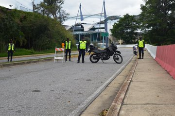 Redi_andes's tweet photo. #Enterate|| @Visipol_MIJP Funcionarios de @Polimerida
desplegados en el Estadio Metropolitano Complejo Águilas Blancas, en el Dispositivo de Seguridad para el encuentro #Venezuela #Paraguay de las #EliminatoriasMundialQatar2022 #Merida #13oct20.
#TiempoDeElegir https://t.co/vMPclwu2WR