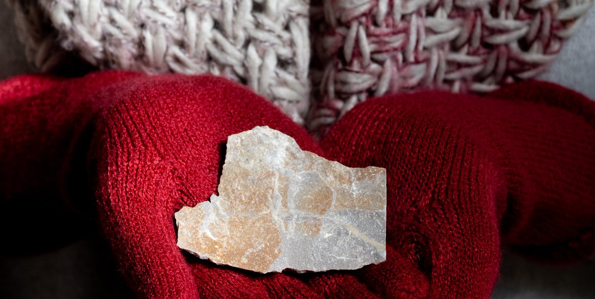 virginia_tech's tweet photo. During COVID-19, many students are struggling.

Our Student Emergency Fund can be a true game changer.

Chip in $15 or more and we’ll send you a piece of genuine Hokie Stone to thank you for laying the foundation for a brighter Hokie future. ✨ ➡️ https://t.co/yPXEn2xjMC https://t.co/pQeFNNYr5g