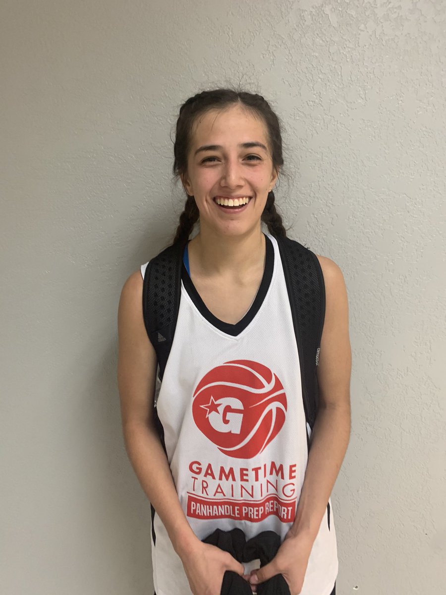 FAMunitedGbb's tweet photo. HS RECAP: Kaeona Marquez (2021 5'7 point guard Dalhart Hs) Quick explosive guard that plays extremely hard. She took a charge at #WTXGIRLSTOP100SHOWCASE 👀😳👏🔥🔥✅🎥🍿📈 can shoot the 3‼️ And has great court vision! 👀 College coaches check this baller out‼️ #PPRCERTIFIED✔️ https://t.co/hF9hPHTtBA
