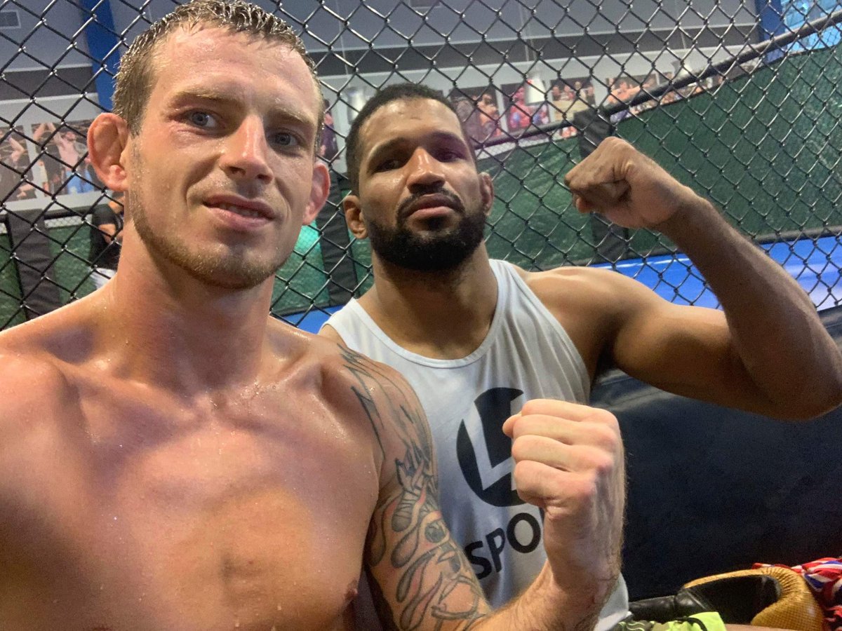 Another day in the office 👊 @AmericanTopTeam https://t.co/bi2vcbprSV