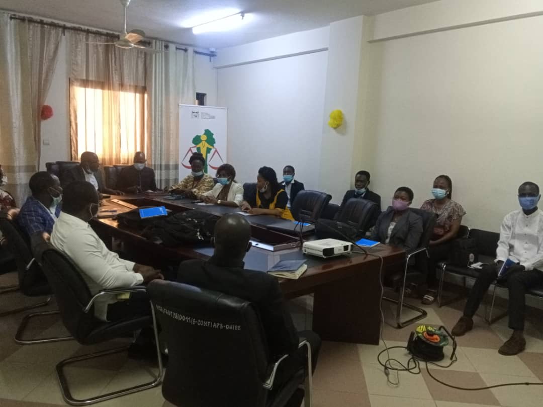 vnubenin's tweet photo. Ravi d'accueillir à bord 10 @UNVolunteers dont 7 Médecins &amp; 3 Psychologues recrutés par @PNUDBenin en appui à l'Agence Pénitentiaire du #Benin pour la prise en charge Psycho &amp; médicale des détenus, en riposte à #COVID19  @UNBenin @UNV_ROWCA @UNICEF_Benin @unfpa_benin @oms_benin https://t.co/fIyFfi5t3H