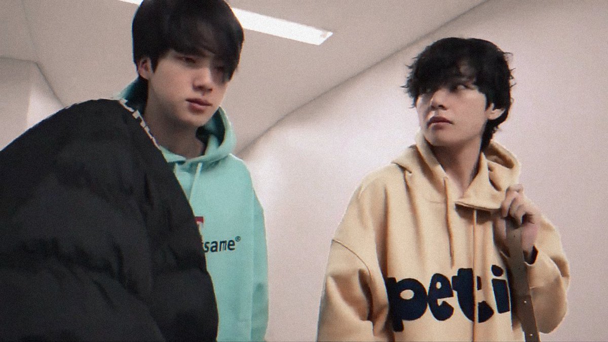 taejinpictures's tweet photo. taehyungie cheering up tired seokjinnie :( https://t.co/mn6zlcuz7T
