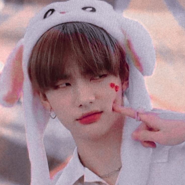 Hyunjin:  #HyunJin  #hyunjinskz