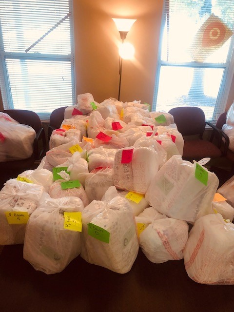 NNSChoice's tweet photo. 1,725 diapers were distributed between families living in #PreservationSquare, #NorthSarah, and #MurphyPark. Thank you @AffiniaHealth for ensuring our families are stable during this pandemic

#FamiliesAtTheCenter #StableAndThriving #USI #AffiniaHealthcare #ShareTheGood https://t.co/dgDkptiQ6l