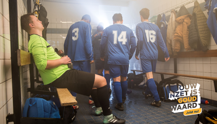 Clubactie's tweet photo. Blijf niet stilzitten en help jouw vereniging!
Helaas even geen wedstrijden voor teamsporten, maar ook op afstand kan jij jouw club blijven steunen. Zet je daarom samen in voor de club door inkomsten te genereren voor de clubkas en (ver)koop loten, juist nu! #jouwinzetisgoudwaard https://t.co/LWXuErnJIZ