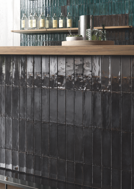 CeramicsOfItaly's tweet photo. One tile... and so many different ways to install it! The MetalBrick tiles from Viva's new Metallica collection are inspired by an ancient Japanese firing technique called Raku #TileTuesday #CeramicsOfItaly #Emilgroup https://t.co/tjB93gTELQ