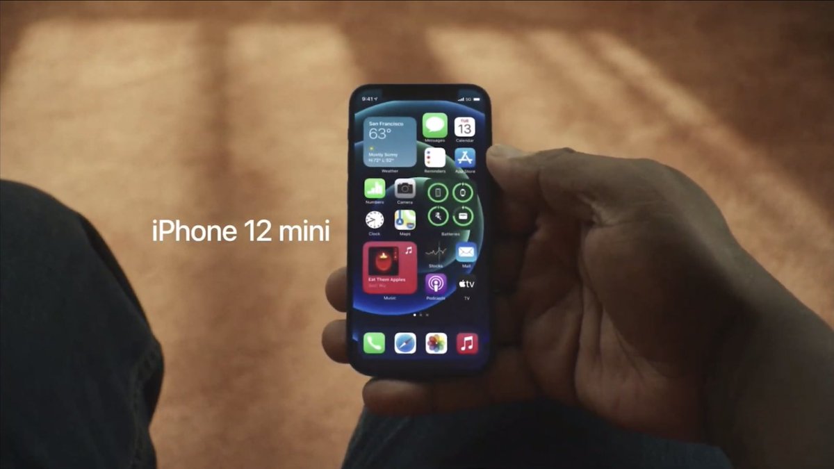 jetdaizu's tweet photo. Apple、「iPhone12 mini」を発表。

 - 5G対応(自動切替)
 - 5.4インチ
 - ピクセル数2倍
 - セラミックにより強度4倍
 - A14 Bionic搭載
 - 背面に磁石内蔵(MagSafe)
 - 15Wワイヤレス充電
 - 699ドルから
 - 10/16予約開始、10/23発売 https://t.co/686tns3Y07