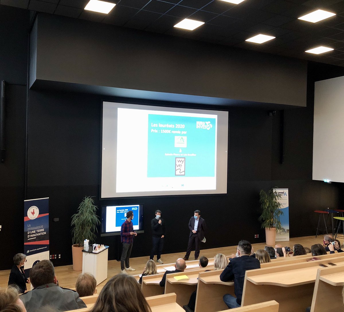 eric_leal's tweet photo. Le Pays Basque est aussi une terre d’innovation. Remise des prix aux lauréats 2020 de #Baskinvest et lancement de la #FrenchTech Pays Basque dans le tout nouveau bâtiment Estia 3. https://t.co/E02pQTYhH8