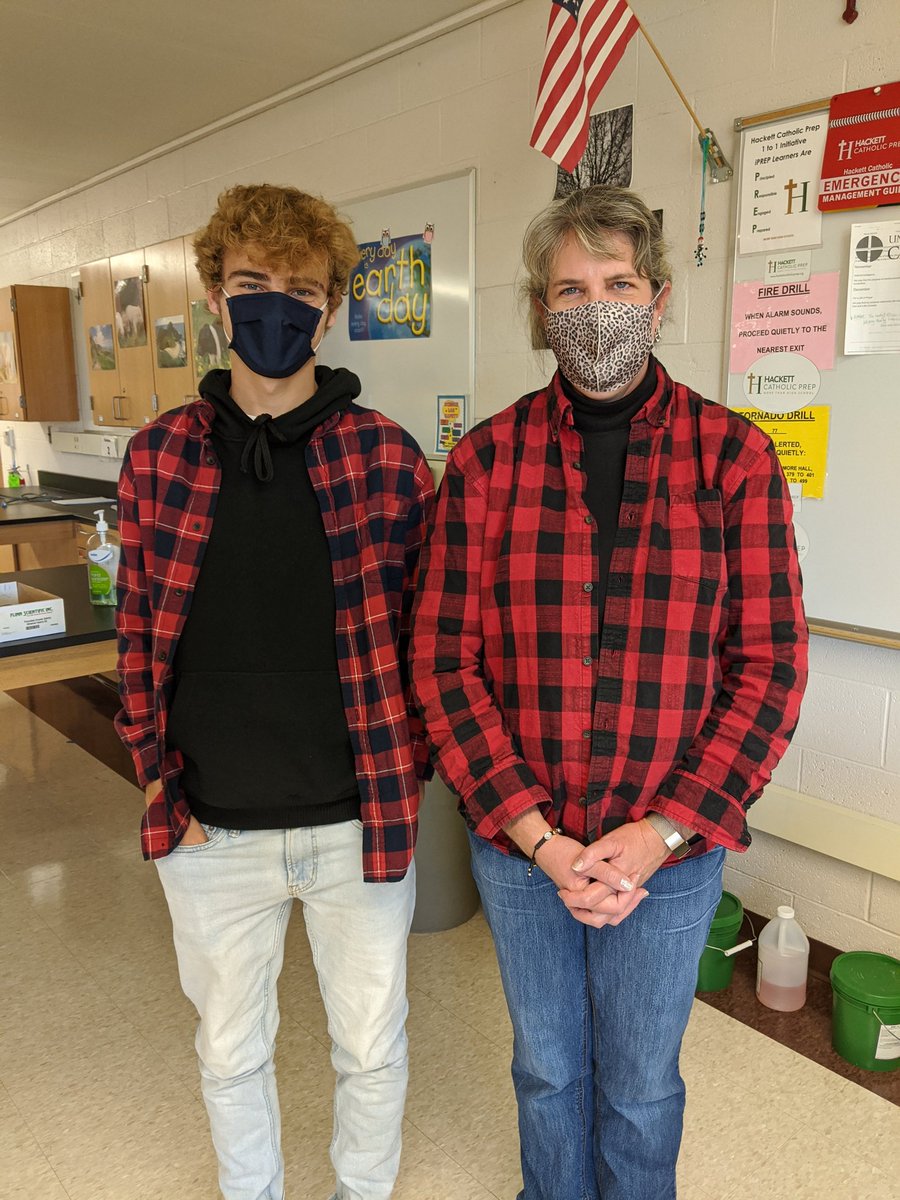 margiestone723's tweet image. Happy Homecoming Week @HackettCatholic Prep! Didn't know I had a twin until today! It's fun to get a student that I had as a freshman again as a senior!