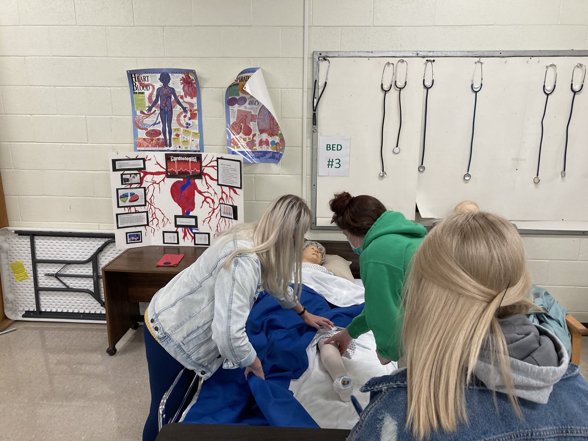 AtcGreenup's tweet photo. Nursing students learning to diagnose vital signs with the great Mrs. Pence! The future is now at the ATC! https://t.co/m6YyTdaMgE
