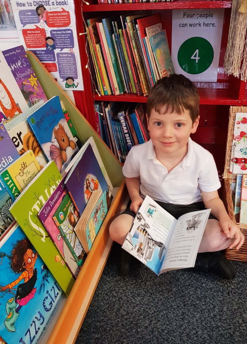 KPSFeed's tweet photo. KPSYear1 excitedly received their 'Treasure Box' of #KPSSchoolLibrary books this morning! #KnavesmireCharacter #Enthusiastic #Determined #KPSLoveReading https://t.co/BvSjmIK1p2