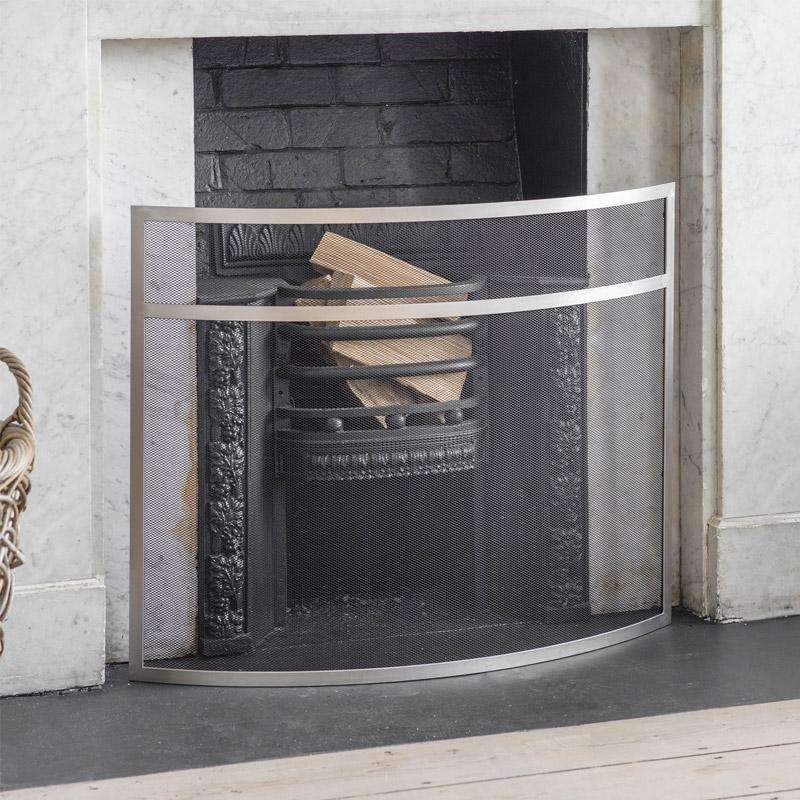 DuckBarn's tweet image. Back in Stock! The stylishly practical Bretforton fire screen comes in a choice of two sizes and a silver or black finish. 🔥

👉 duckbarn.co.uk/collections/fi…

#firescreen #fireside #firesideaccessories #itsgettingchilly #warmup #warmfire #cozyup #duckbarninteriors #duckbarn