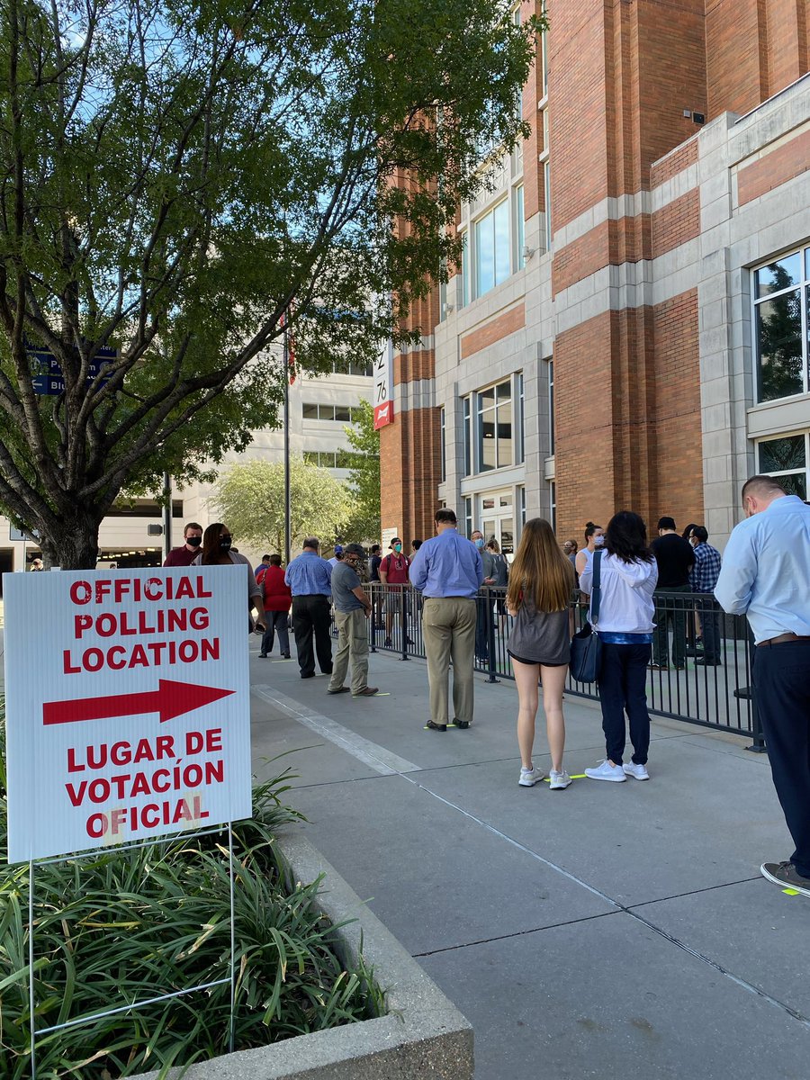 WCKitchen's tweet photo. Voting has started in Dallas, Texas! WCK is set up with free, fresh sandwiches prepared by local chefs near the American Airlines Center—home of the @dallasmavs 🏀 Our Relief Team in Texas is also serving food in Austin &amp; Houston today, more to come! #ChefsForThePolls https://t.co/0Av9HqJuzI