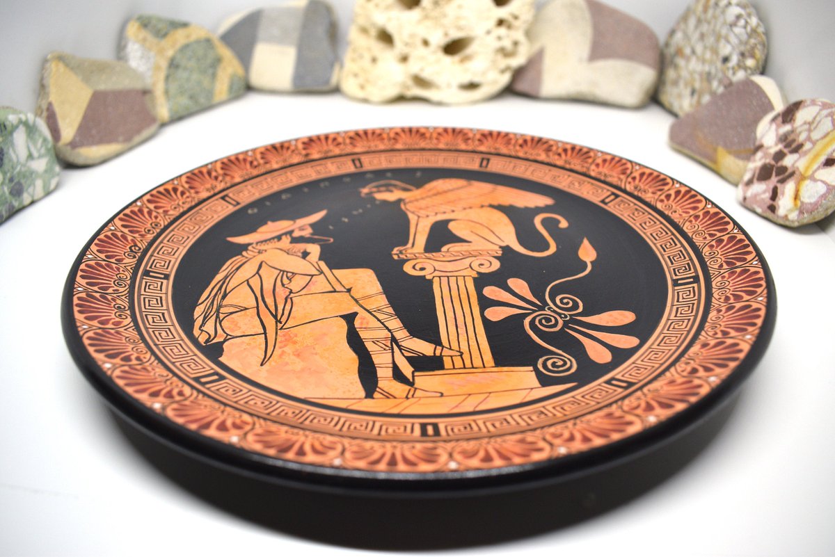 AcropolisGall's tweet photo. #GreekPlate Ceramic Replica #RedFigure of Classical Period adorned with #Oedipus & #Sphinx - Handmade in Greece (24cm / 9.44in diameter) https://t.co/Le8uVvmbL1 #GreekVase #GreekPottery #GreekMuseum #GreekSouvenir #AncientGreece #handmadegreece #Replica https://t.co/pPA6hO6OpB