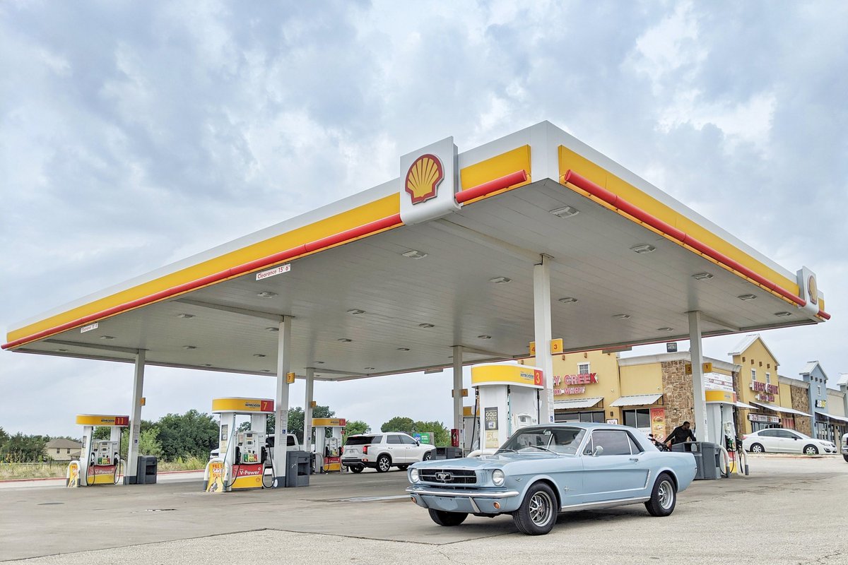 HeatherStormTV's tweet image. Whether I’m driving 10 miles or 1000, my classic #Mustang needs top of the line fuel to keep her running smooth.  Luckily I can use the #FuelRewards app to find all the Shell stations along my route, so I can always refill w/ #ShellVPower Nitro+  @Shell_OntheRoad #ad #roadTrip