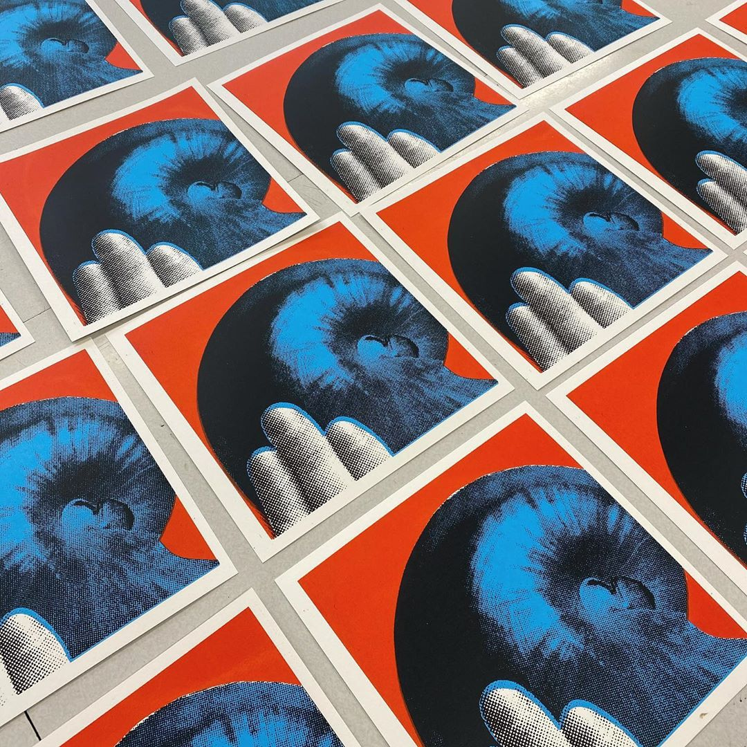 DoubleElephant's tweet image. Repost: @mollyrooke
Super pleased with these 3 colour screen prints all ready to go for #2020printexchange co-ordinated by @CathCartwright for @DoubleElephant and organised by @HotBedPress .
Can’t wait to see what all the other prints looks like!