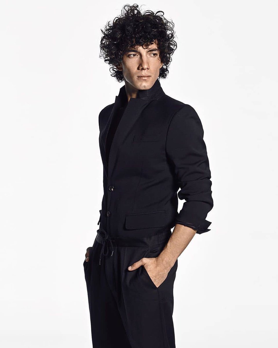 𝒯𝒽ℴ𝓂𝒶𝓈 tweet media