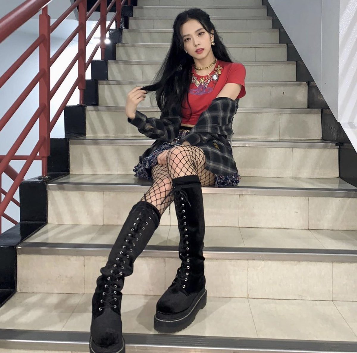 hyltseokjin's tweet image. new to edtwt but not eds or twt

- 16
- rose/they/she
- fine w meanspo, sweetspo, and thinspo but anti fatspo
- 5’6
- kpop stan and theater kid 😖
- probably wont tw
- dating tommyinnit
- if u know me go away &amp;lt;3
- dif ur proana, im pro recovery
- be my friend im so cool