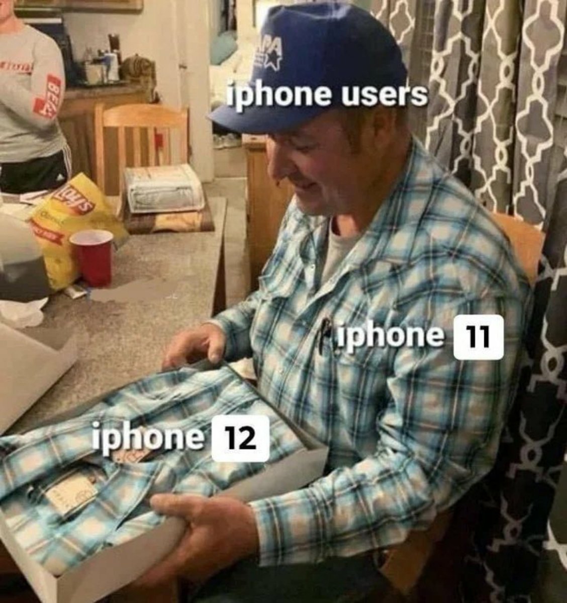 TechPurist's tweet photo. @MKBHD 😂 https://t.co/LmYPTkOJu8