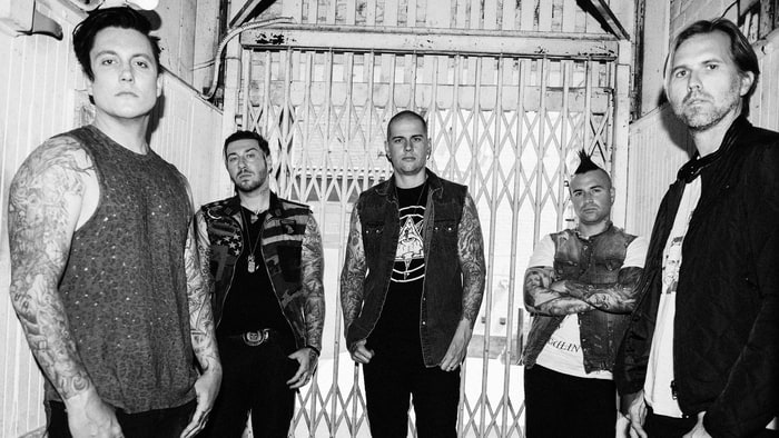 suportsevenfold's tweet photo. O clipe de The Stage completa 4 anos! Confira um rápido artigo sobre a canção: https://t.co/nfOyDdRKOh https://t.co/o5aClVI57O