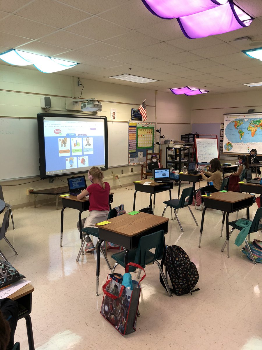 ASESLibrary's tweet image. Second graders doing research using PebbleGo and checking out books from our mobile Library 📚 @sharkhappenings #ccpslibrarians #oneccps