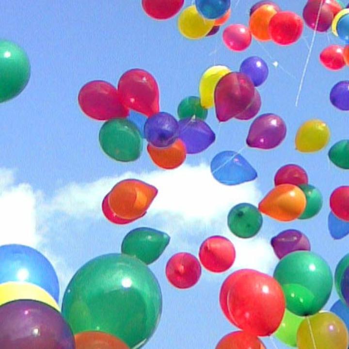 DVHS__Tweets's tweet photo. Friends of Anthony Pena are hosting a balloon send off in his memory tomorrow night (10/14) at 6:30 PM in the DVHS 9/10 parking lot. Please wear a face covering. All are welcome! https://t.co/3Q7OAqC5u8