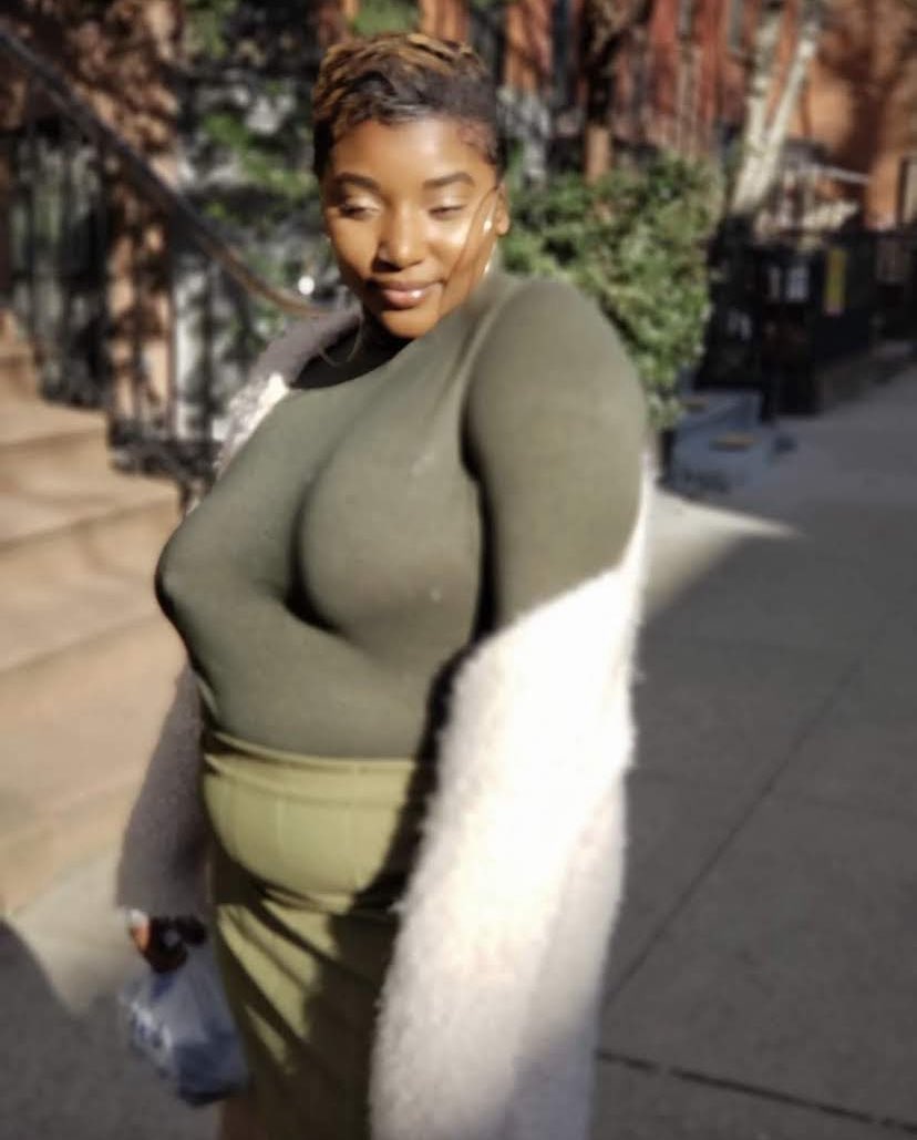 What Shirls Says on X: Imagine being picked on for having saggy tiddies  and they still get sucked on every night 😌🥰 I have been bra-free for 6  years and let me