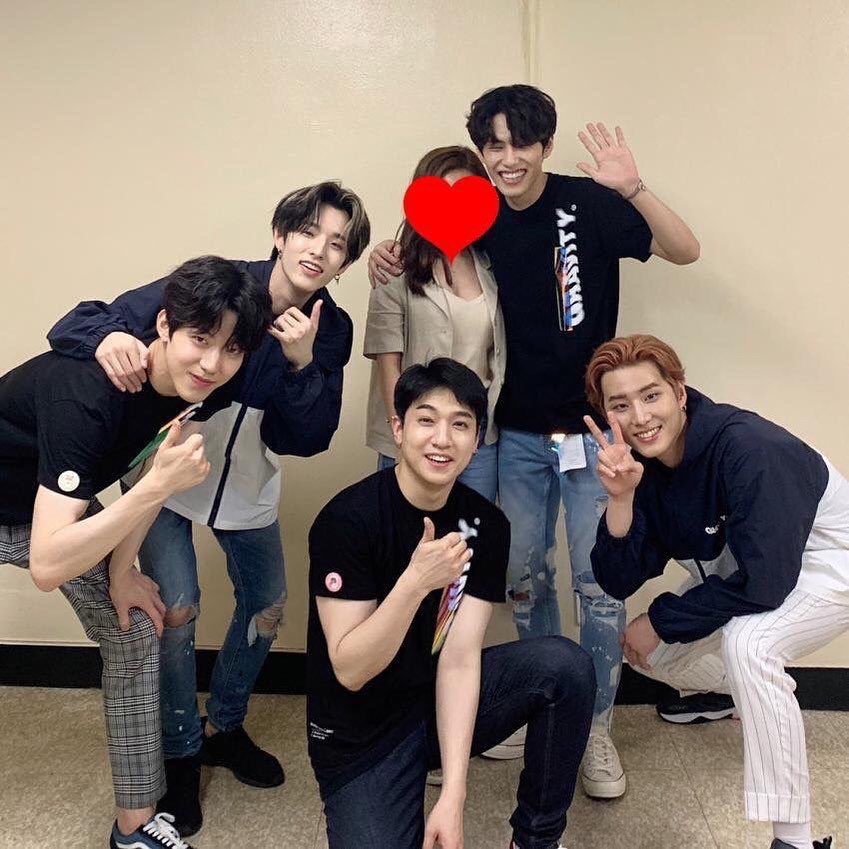 남매끼리 이런 셀카 찍는 게 가능한 거였구나... 공연도 자주 보러 가시고 이렇게 든든하게 응원해주는 누나 있어서 필이는 좋겠다🥰