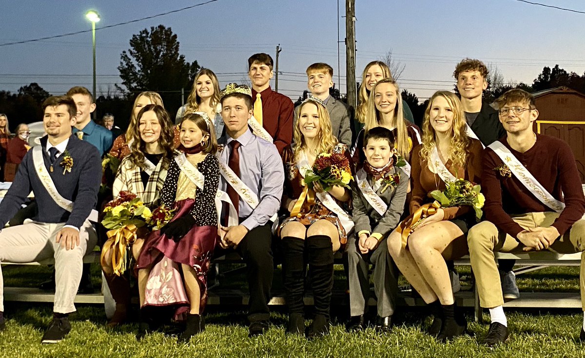 LisaMcC333's tweet photo. My little Prince, my little family, and our little school have my whole heartβ€οΈππ#HoCo2020 https://t.co/z1Hpy0XcPu