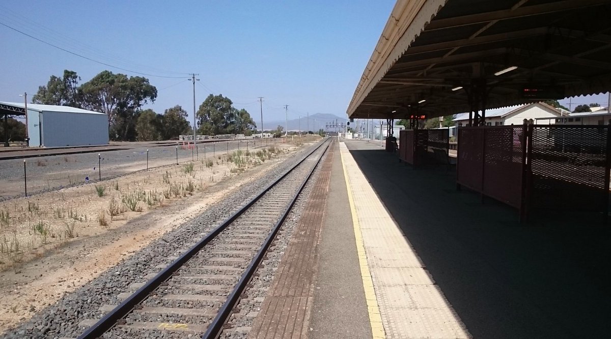 Ararat main platform standard gauge.The ' Portland dock ' platform 5 3" gauge, this is used by VLine services from and to Ballarat. R Dow January 2020