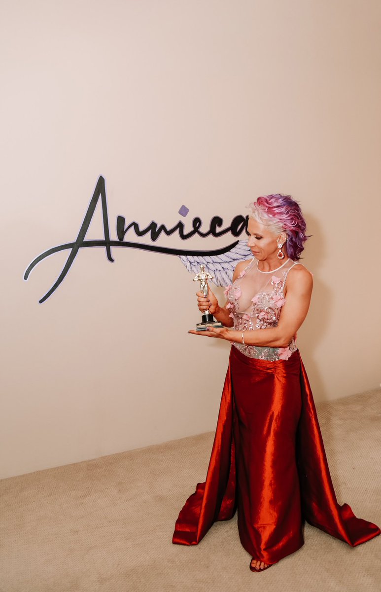 MtorresDesigns's tweet photo. Custom gown made by me! If you haven’t already, check out the full story behind The Oscar Dress. Video up now on IG @melissatorresdesigns ♥️

#couturedesigner #phxdesigner #oscars2020 #customgown https://t.co/zSiuR5Xz7N