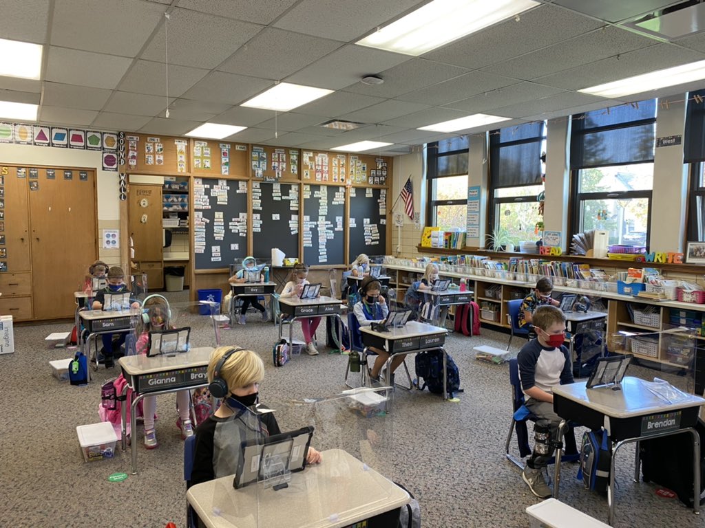 MrsThornton_D64's tweet photo. The fantastic first graders of room 117  (group A) had a great first day of hybrid today!! #hybridlearning #EngagedD64 @FieldD64 https://t.co/bn1NQkOZZT