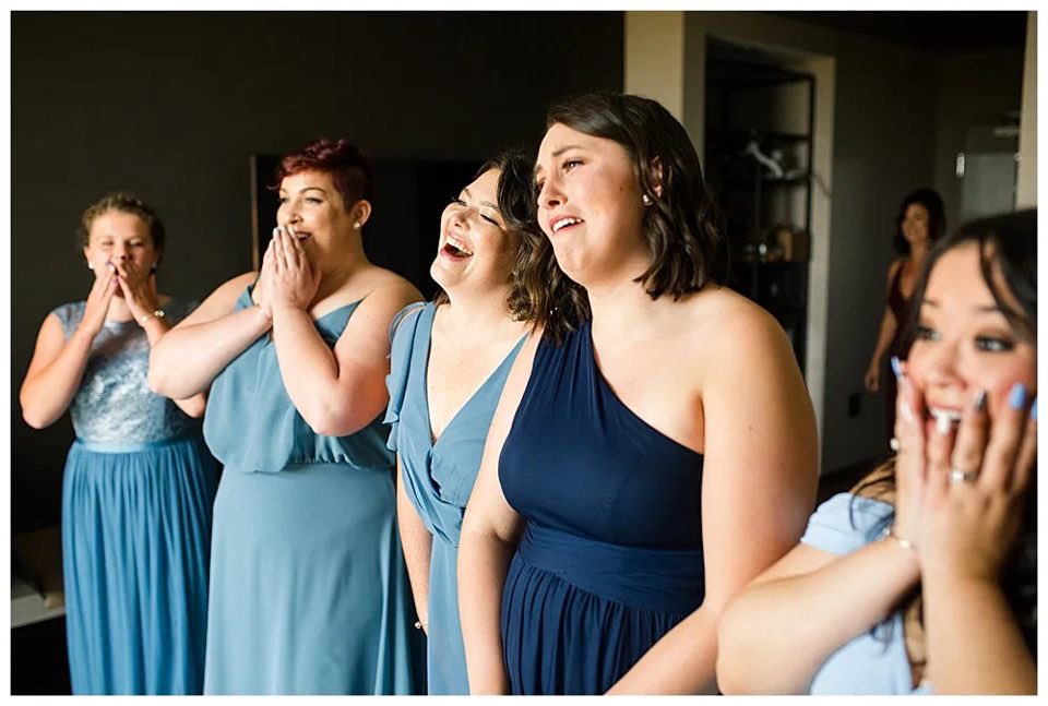lexietinlin's tweet photo. Crying all over again at these sneak peek photos of my best friend on her wedding day 🥺💙 #hendersoneverafter2020 https://t.co/5BRQ0Lh5C0