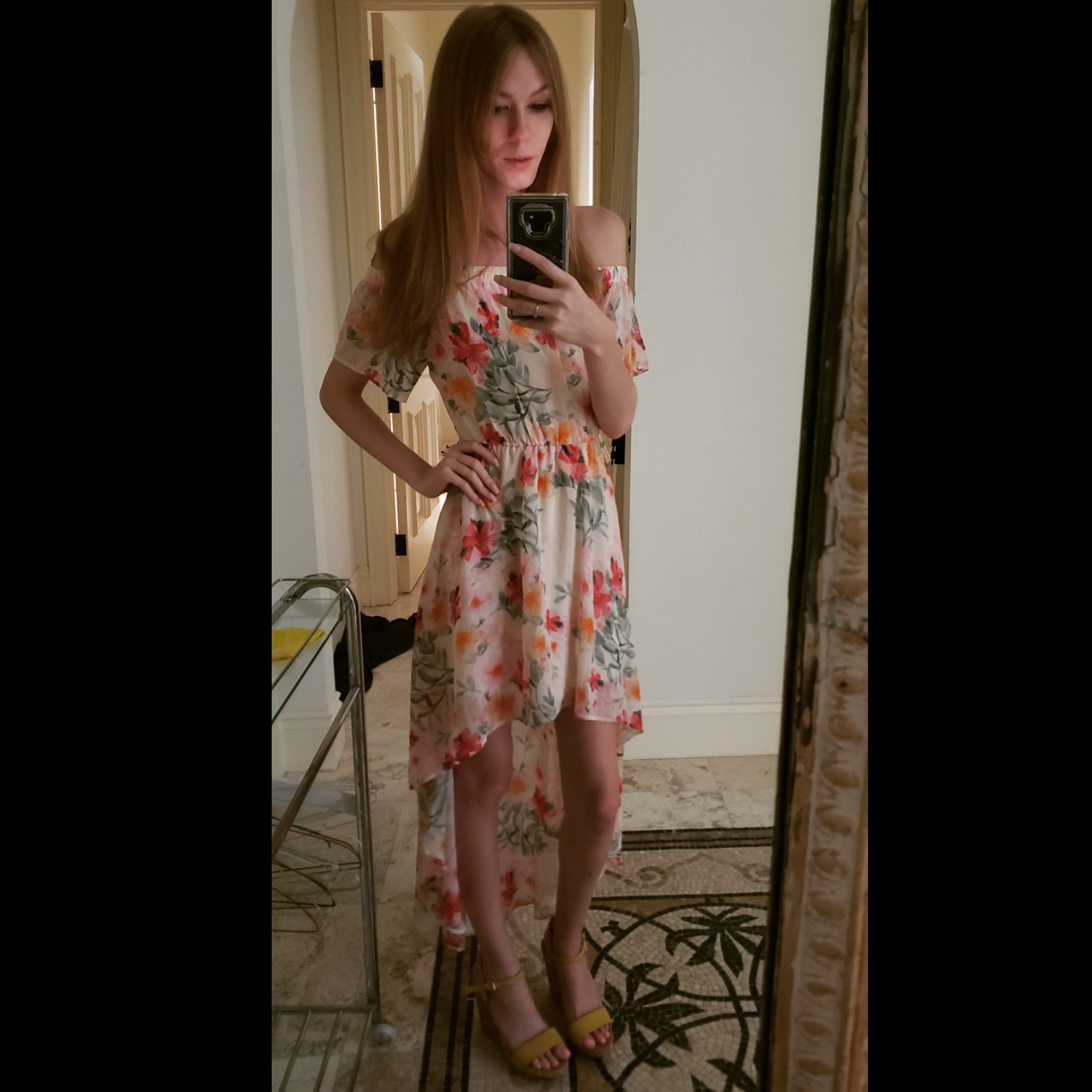 Crystal Thayer on X: I look cute today! t.coeGCG8txfjr  X