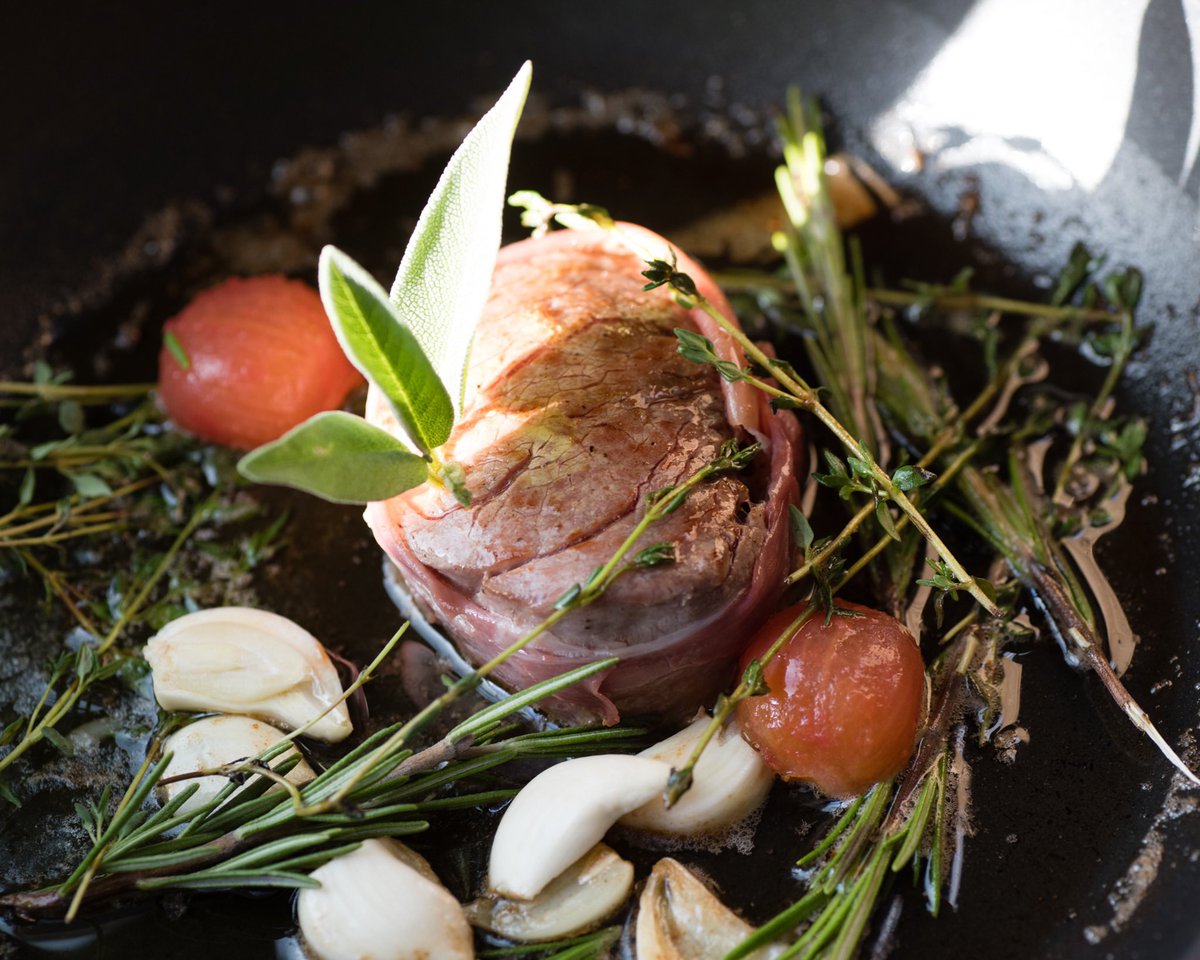 Lieve allemaal. Aangezien we weer dicht moeten,gaan we dit weekend weer een mooi en lekker afhaalmenu voor jullie maken. De details volgen deze week. Het leukste en lekkerste is ook om ons afhaalmenu te combineren met dat van onze collega’s. Alvast bedankt namens de horeca