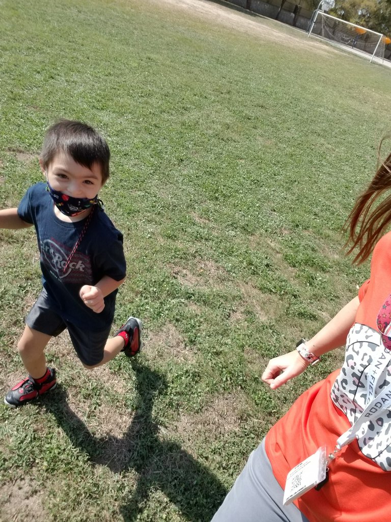 JessicaFey5's tweet photo. I'm glad my student loves to run!! He knocked out half a mile in no time!! I forsee track and field as his future sport 🏃‍♂️🏃‍♂️#nisdwalknroll #nisdspolympics #LSEBlooms @NISDLeonSprings https://t.co/T8nU2EZbYG