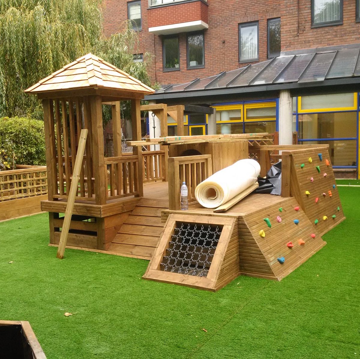 Schools_designs's tweet photo. We are delighted to advise you that we have almost finished our Project at the Masbro Nursery in Brook Green.
The stunning new Activity Structure is in place and the Artificial Grass has been laid. #EYFS #outdoorlearning #playarea #playgroundconstruction #design #schoolgarden https://t.co/wVLJnVBUY4