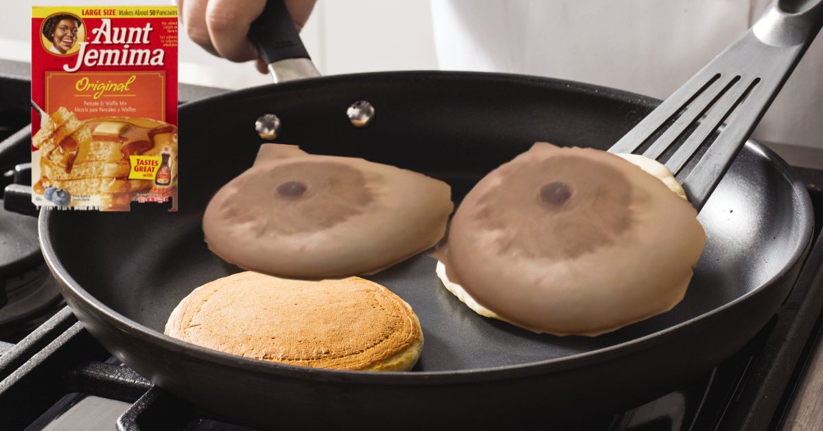 TOOV3NOM's tweet photo. Some good old fashion aunt jemima pancakes  #cardib https://t.co/TKAFuOKTFQ