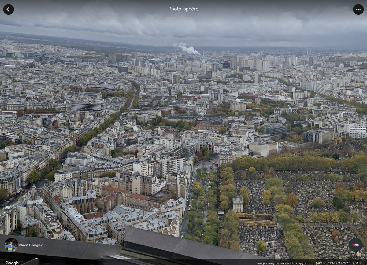 La photo a été prise au téléobjectif depuis la tour Montparnasse en zoomant un max en direction d’Ivry sur Seine.Il y a en fait 2 installations distinctes.