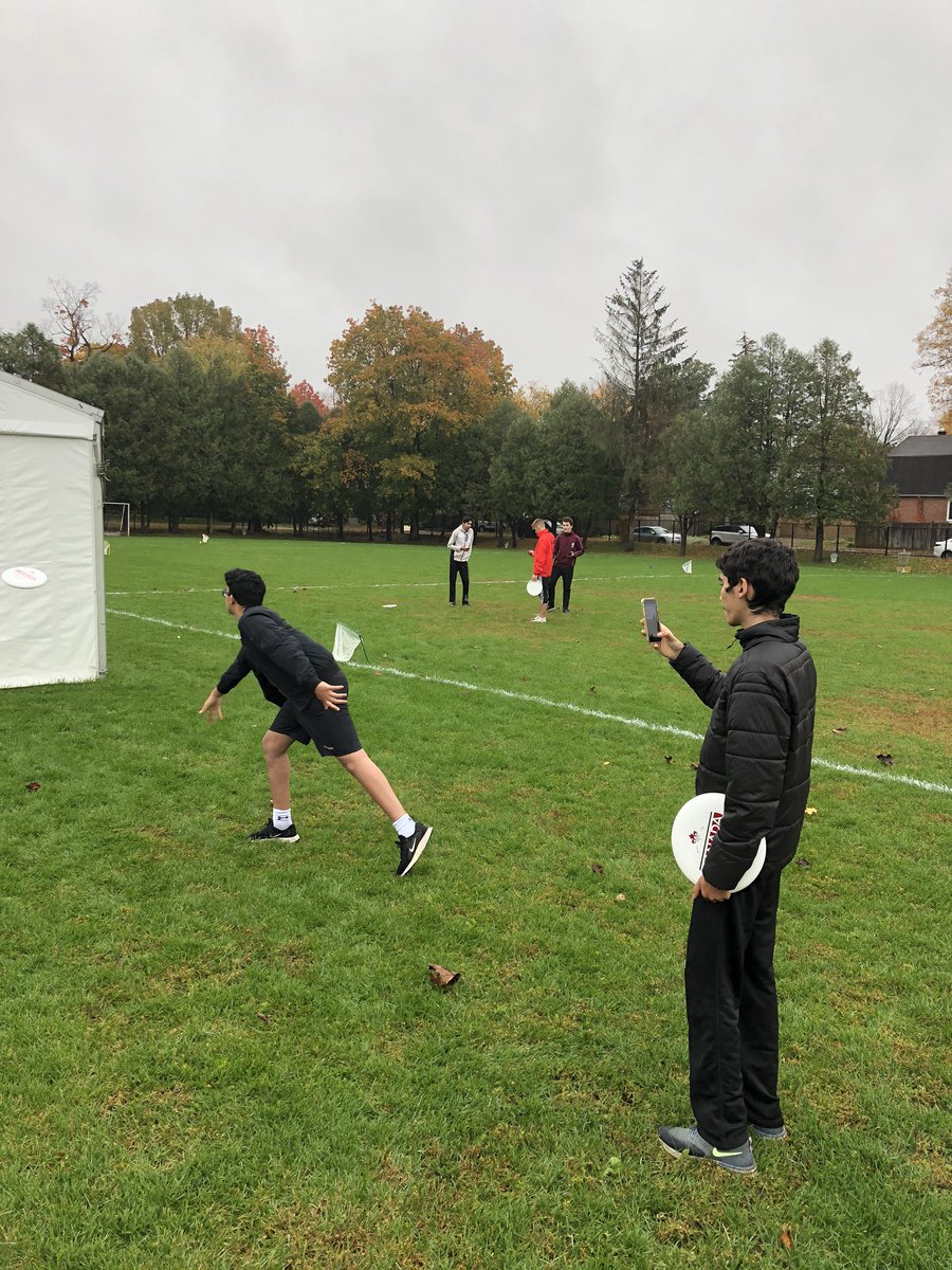 KMecredy's tweet photo. Got some peer assessment going today in PE! Students used Google Form to assess each other’s disc throwing accuracy, before enjoying some disc golf! @ashburycollege @AshburyAthletes https://t.co/kjCjFhTqVh