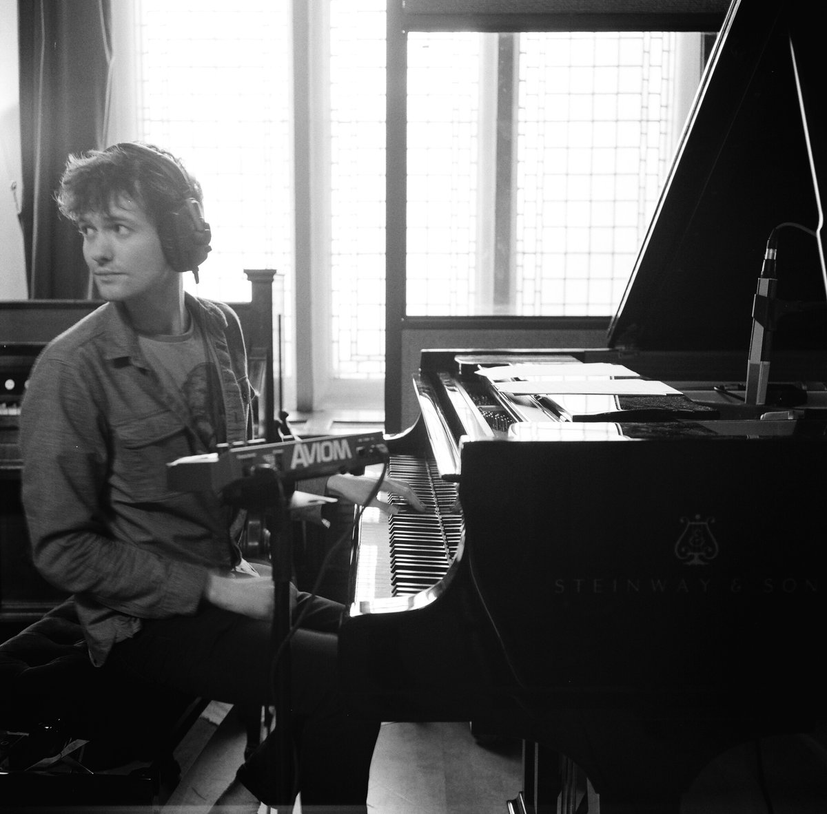 Drew on the big daddy piano <a href="/feelinlokki/">Lokki</a>  #TimsTwitterListeningParty